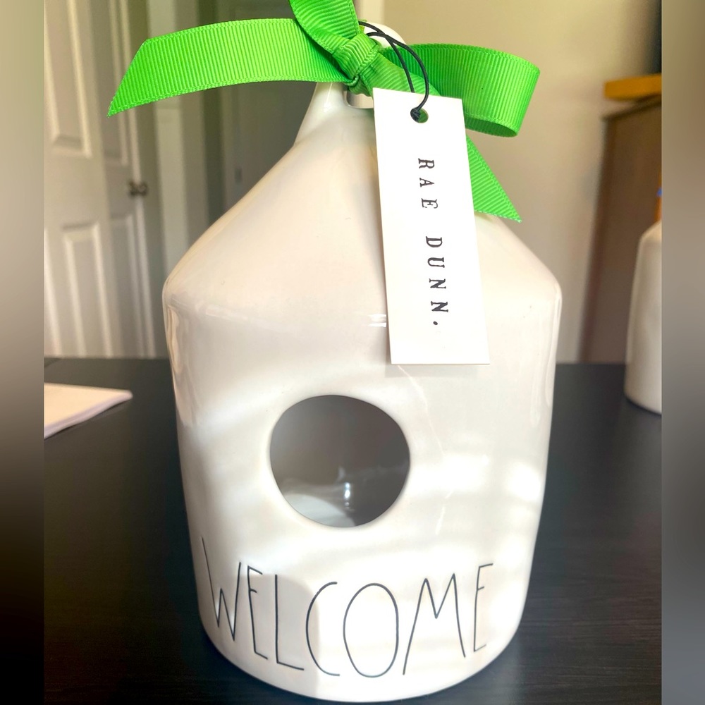“Welcome” Bird House 🐦